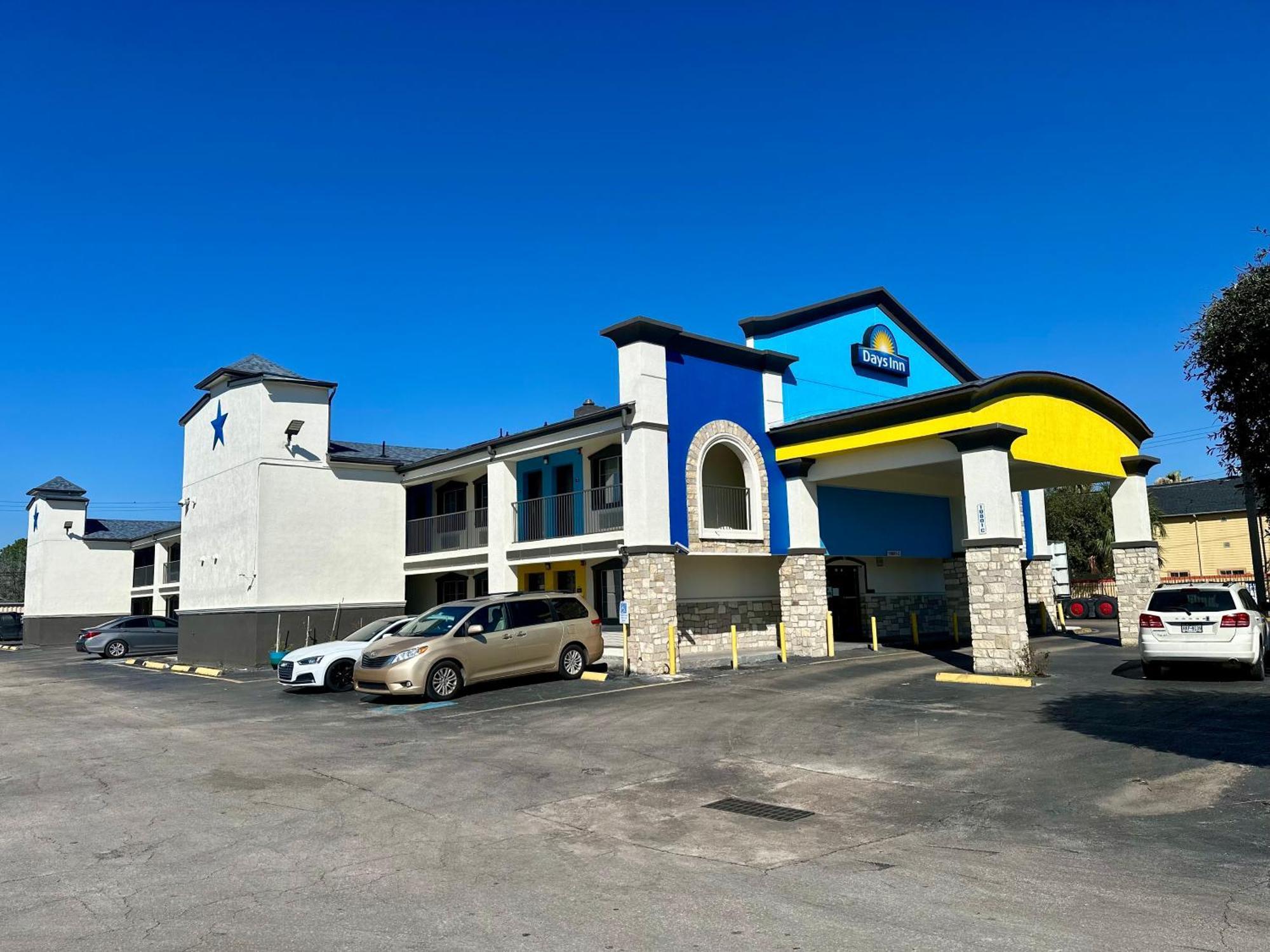 Days Inn By Wyndham Houston East Luaran gambar