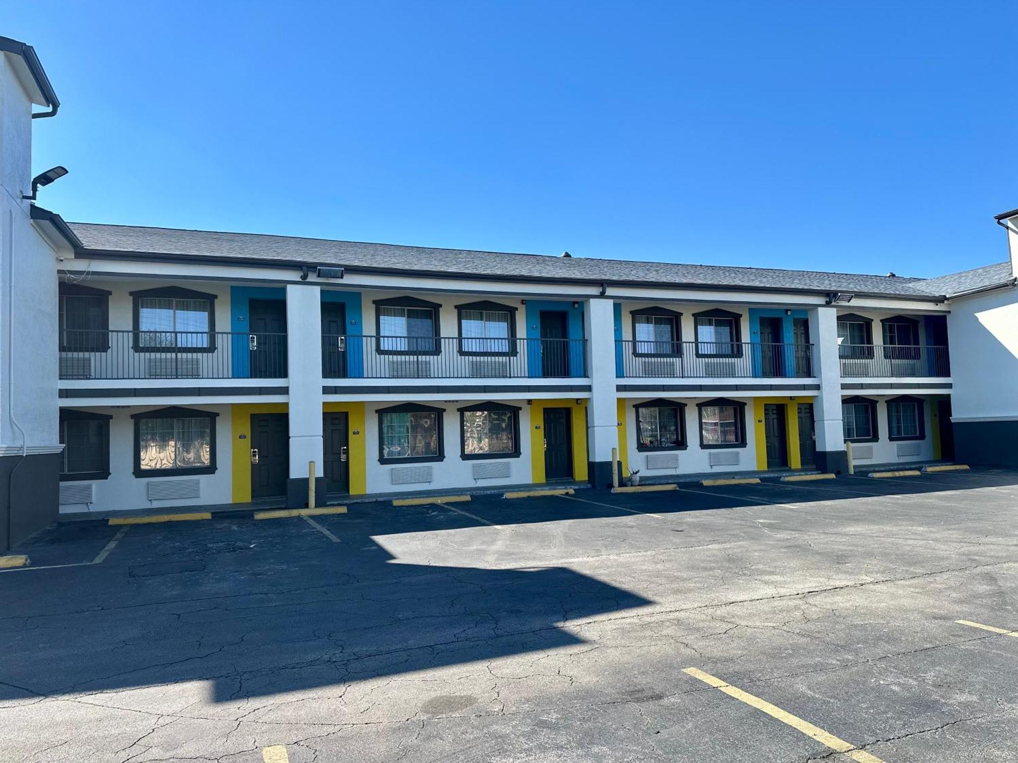 Days Inn By Wyndham Houston East Luaran gambar