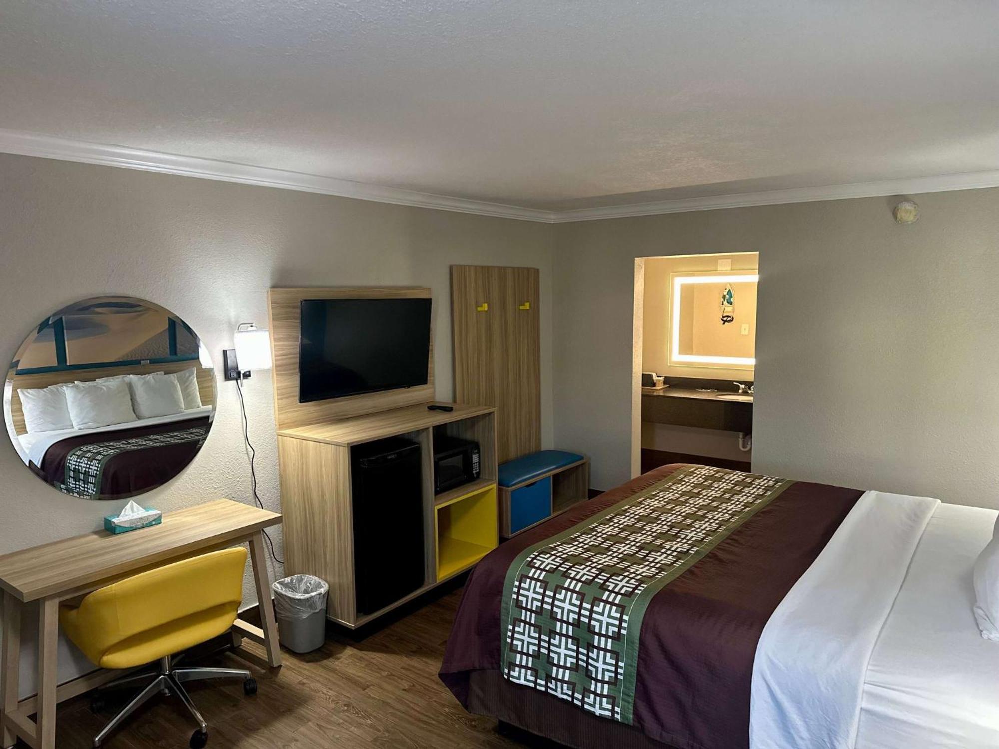 Days Inn By Wyndham Houston East Luaran gambar