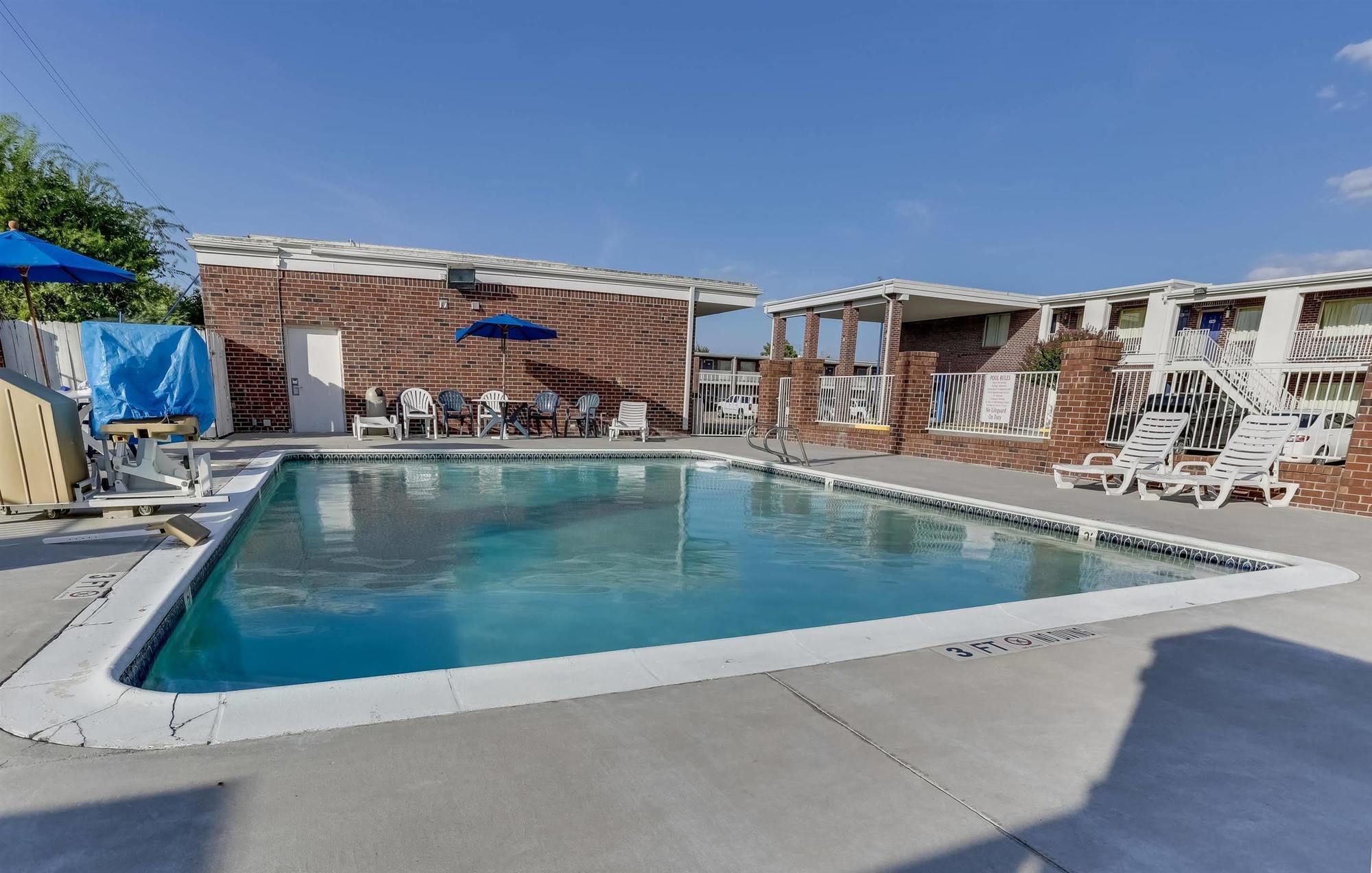Days Inn By Wyndham Houston East Luaran gambar